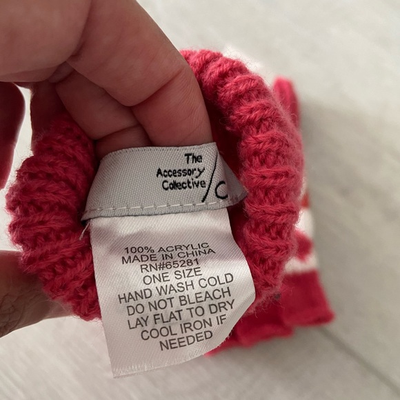 🟡 3/$12🟡 The Accessory Collective Girl’s Gloves - Picture 5 of 6